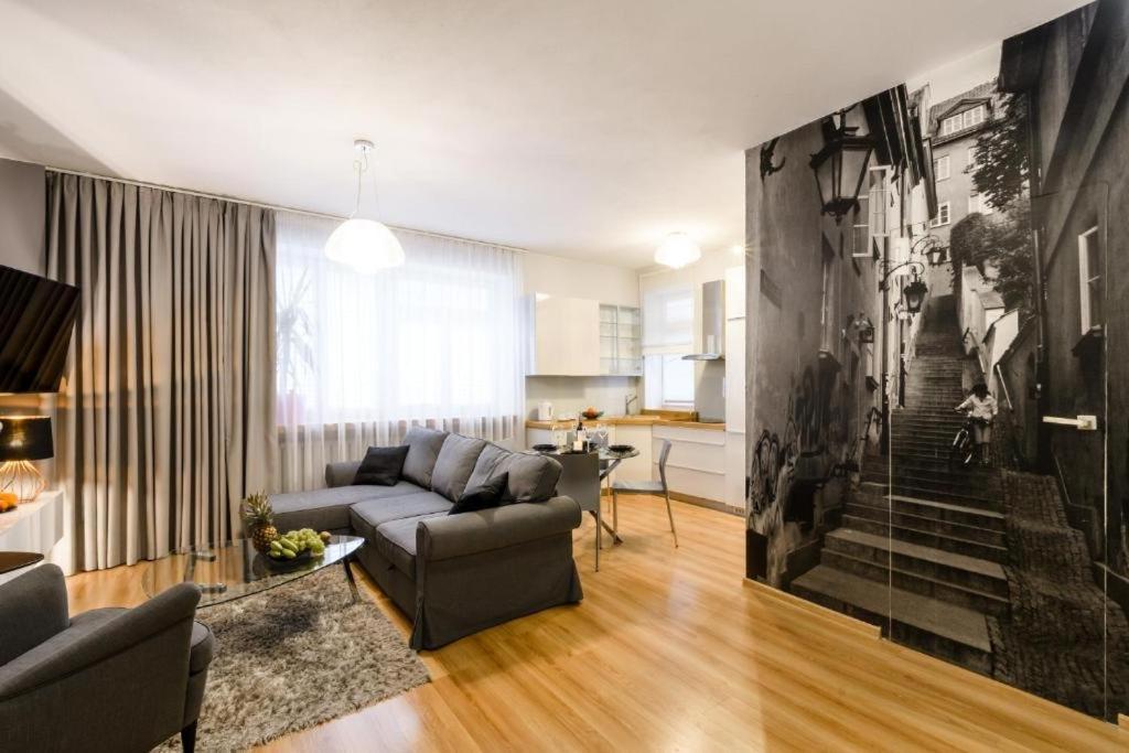 Nr 1 Europa22 Centrum Apartment Old Town Warsaw Stare Miasto Historyczna Kamienica Umiejscowiona W Zabytkowej Czesci Warszawy Obok Parku Multimedialnego I Barbakanu Parking 24H Sniadanie Opcjonaln Breakfast Optional Check In From 14 Pm Parter Ground Exteriör bild