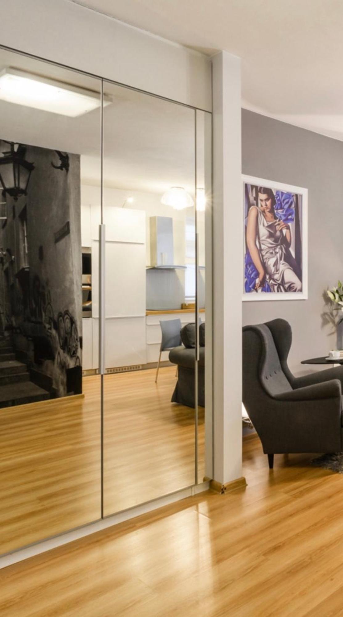 Nr 1 Europa22 Centrum Apartment Old Town Warsaw Stare Miasto Historyczna Kamienica Umiejscowiona W Zabytkowej Czesci Warszawy Obok Parku Multimedialnego I Barbakanu Parking 24H Sniadanie Opcjonaln Breakfast Optional Check In From 14 Pm Parter Ground Exteriör bild