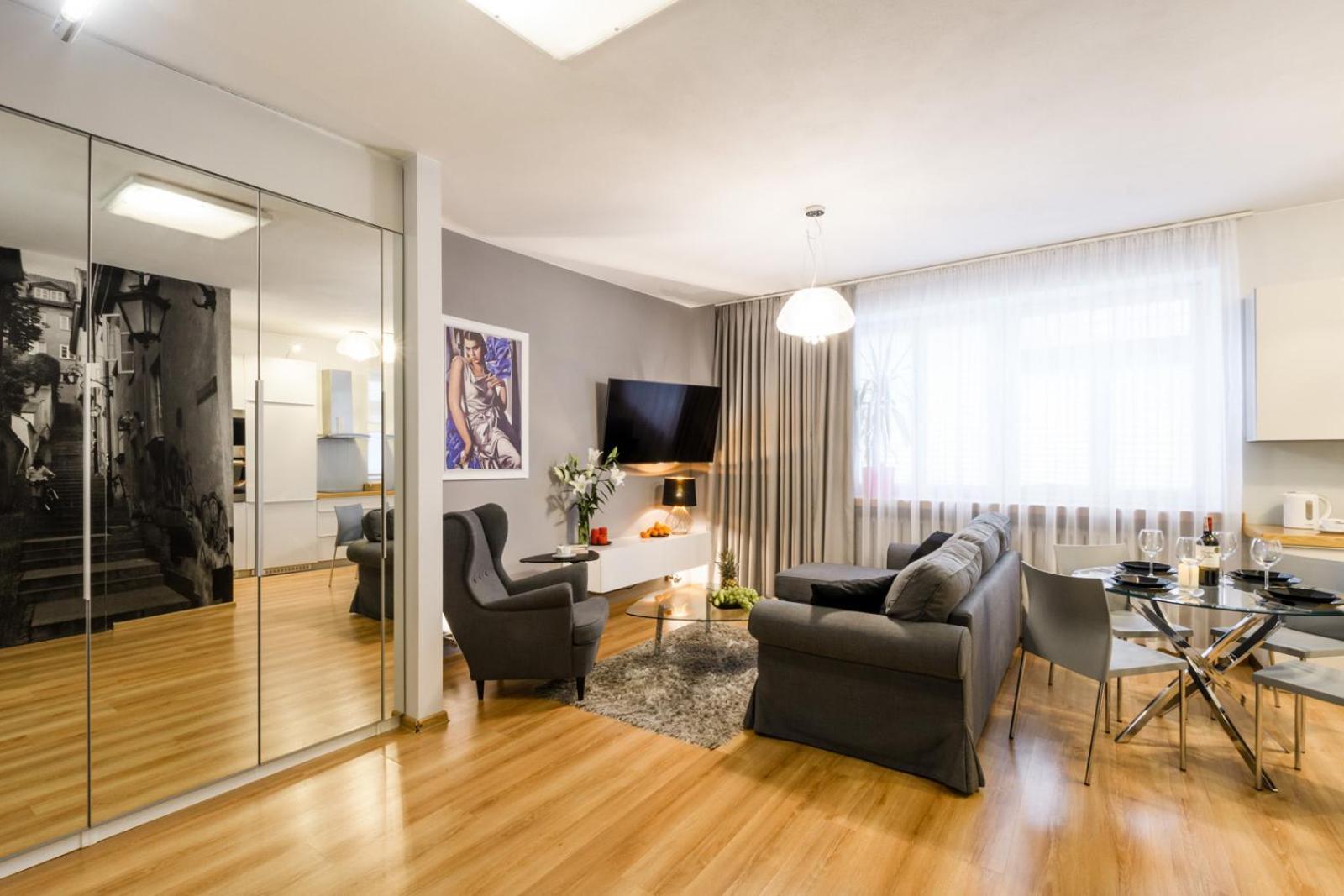 Nr 1 Europa22 Centrum Apartment Old Town Warsaw Stare Miasto Historyczna Kamienica Umiejscowiona W Zabytkowej Czesci Warszawy Obok Parku Multimedialnego I Barbakanu Parking 24H Sniadanie Opcjonaln Breakfast Optional Check In From 14 Pm Parter Ground Exteriör bild