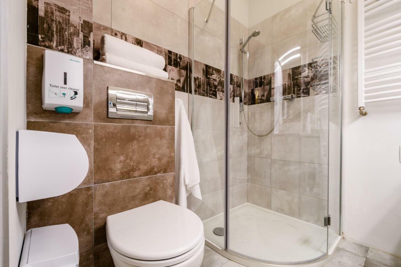 Nr 1 Europa22 Centrum Apartment Old Town Warsaw Stare Miasto Historyczna Kamienica Umiejscowiona W Zabytkowej Czesci Warszawy Obok Parku Multimedialnego I Barbakanu Parking 24H Sniadanie Opcjonaln Breakfast Optional Check In From 14 Pm Parter Ground Exteriör bild