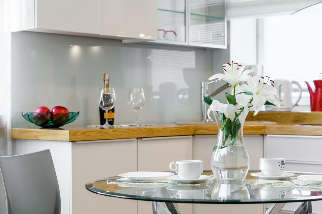 Nr 1 Europa22 Centrum Apartment Old Town Warsaw Stare Miasto Historyczna Kamienica Umiejscowiona W Zabytkowej Czesci Warszawy Obok Parku Multimedialnego I Barbakanu Parking 24H Sniadanie Opcjonaln Breakfast Optional Check In From 14 Pm Parter Ground Exteriör bild