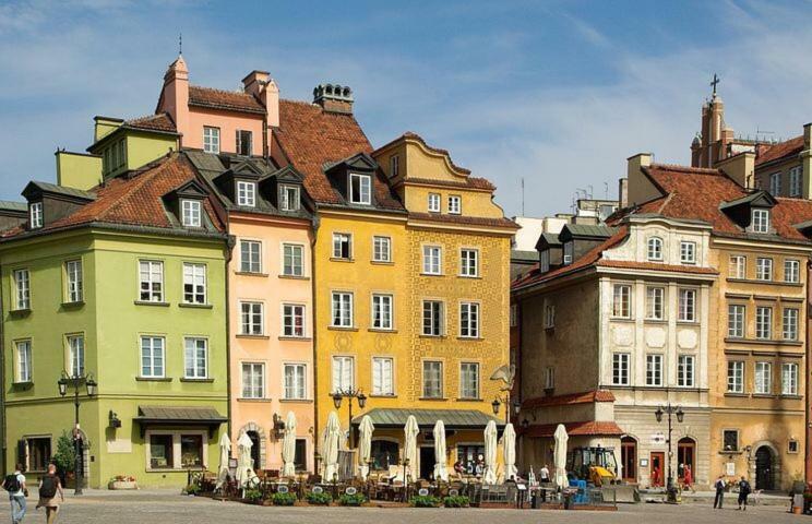 Nr 1 Europa22 Centrum Apartment Old Town Warsaw Stare Miasto Historyczna Kamienica Umiejscowiona W Zabytkowej Czesci Warszawy Obok Parku Multimedialnego I Barbakanu Parking 24H Sniadanie Opcjonaln Breakfast Optional Check In From 14 Pm Parter Ground Exteriör bild